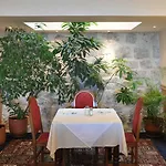 Likoria ゲストハウス 4*