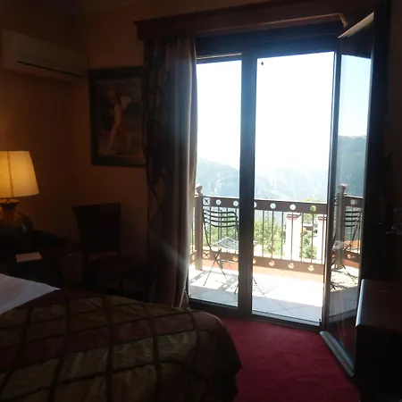 Likoria 4* אראחובה