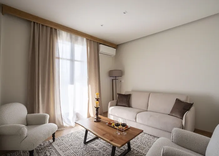 Likoria Πανσιόν Αράχωβα