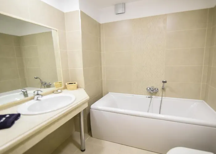 Likoria Αράχωβα